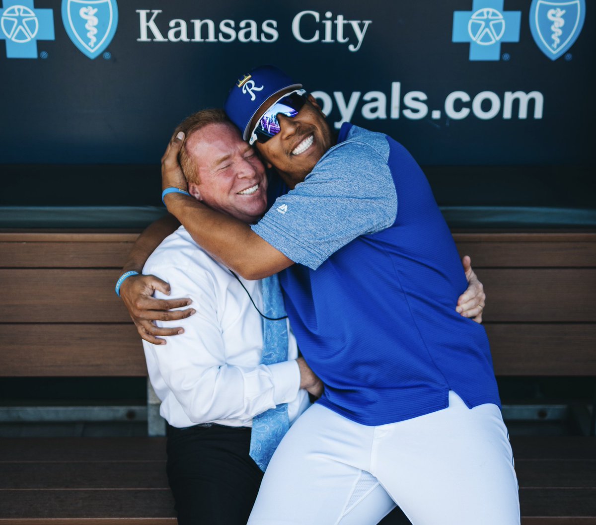 Smiles thiiiis big right now bc.. BASEBALL IS BACK 💪🏻💙👑🔥