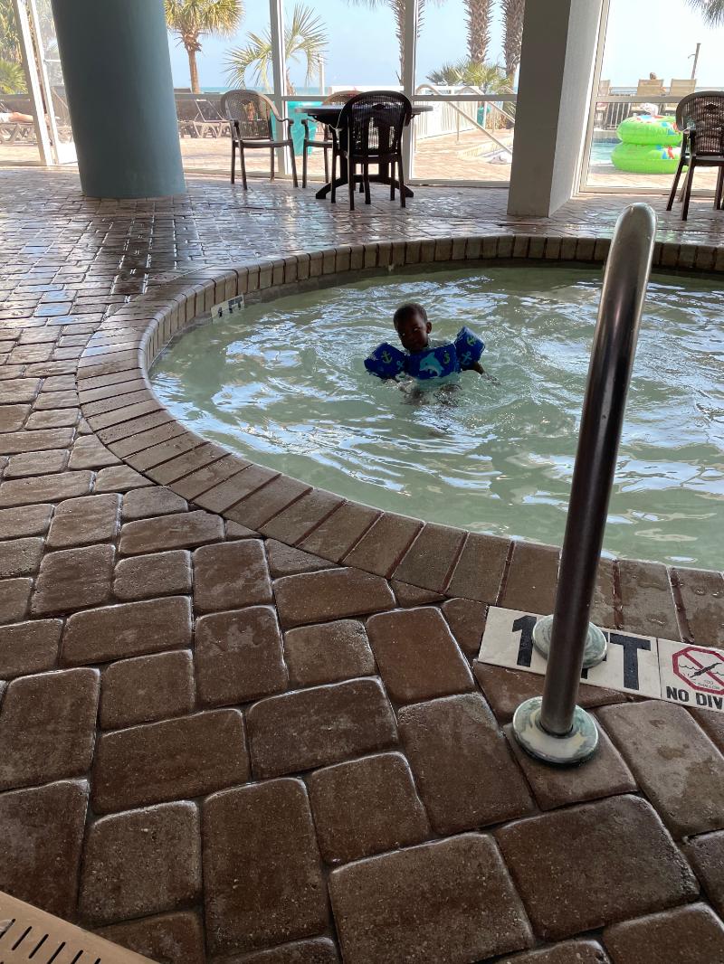 TamikaR803's tweet photo. My friend Tamika is a finalist in Paradise Resort's Photo Contest- help rally votes: https://t.co/sOcl6wi5ku @BrittainResorts https://t.co/2fwAhT8tL5
