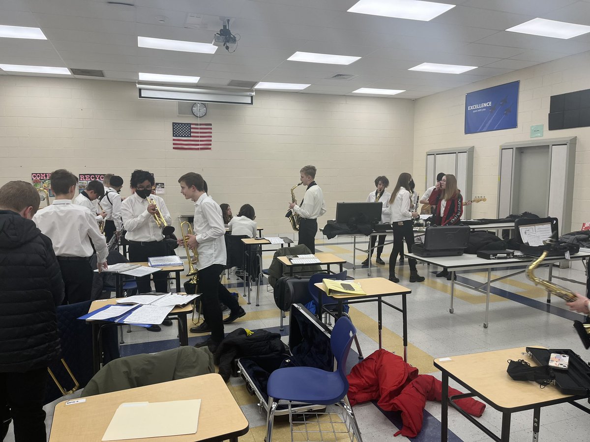MsGruben's tweet image. Warming up for the #wdsd7 Winter Band Concert!