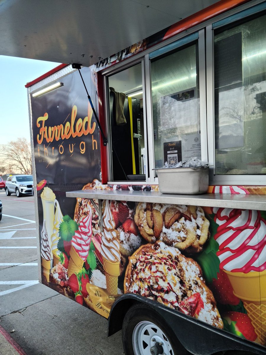 Just a few more pics from a STEMtastic night at Skyview Elementary! Oh and I left with a funnel cake....can someone say WINNING!!! <a href="/kyndra_johnson/">Kyndra Johnson</a> @byno_kristin