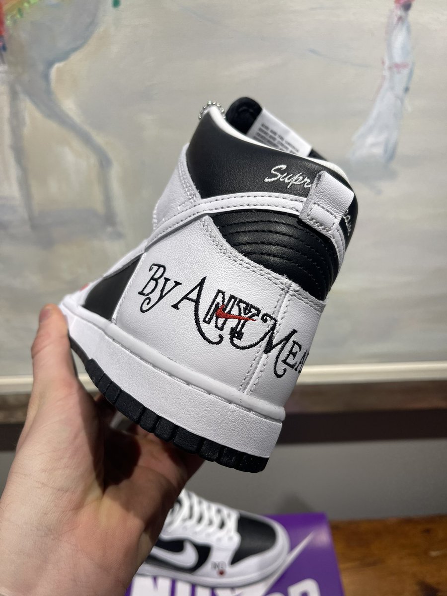 Some close up shots of the new Supreme SB Dunks
