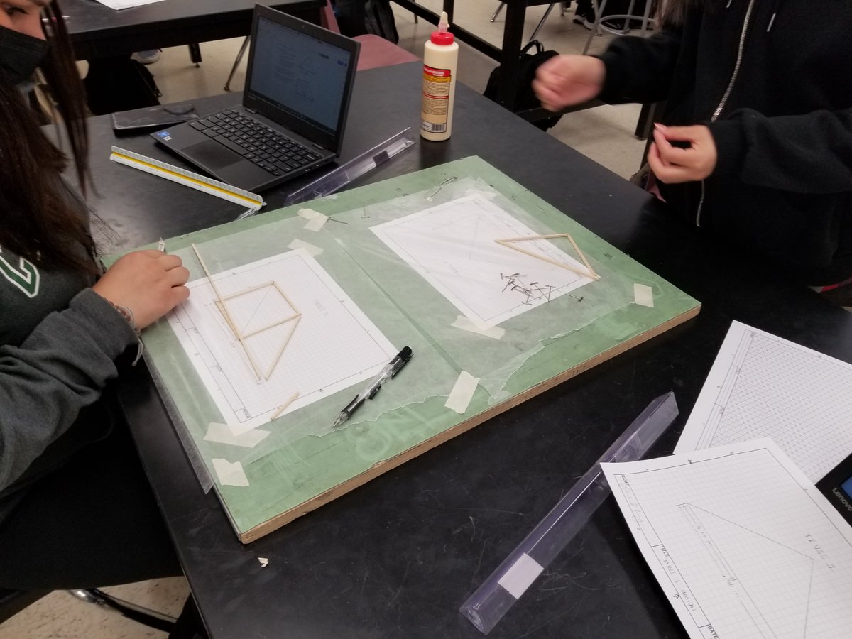 CalEngineering's tweet image. Making trusses in Principles of Engineering (POE) @MeganKeefer2 @PLTWorg @calhighinfo @CalhighPTSA