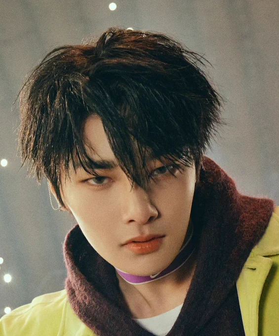 NOBODY TOUCH ME I AM DEF NOT OKAY MY BBY… LOOK AT HIM 