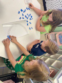 LeahEpperson's tweet photo. Fun in Kindergarten today using alphabet arcs for sequencing and letter match! #HCSSLI @TaylorLollar4   @angelarich2016 @DrAmyJones https://t.co/m7Qu9q1inO