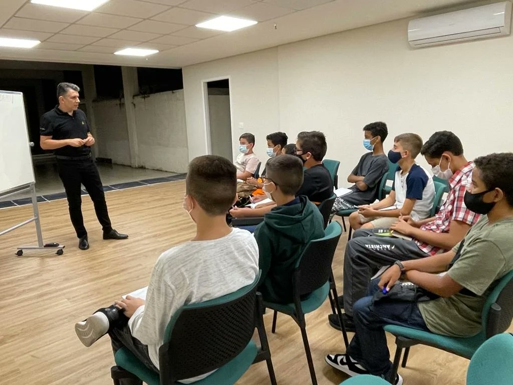 Intellimen27's tweet photo. O IntelliMen ACADEMY tem como objetivo formar nesses garotos um projeto que procura resgatar os valores e princípios da Palavra de Deus na vida deles.
Caso haja interesse em que seu filho participe, fale com um coordenador do projeto IntelliMen ou de um dos grupos da igreja. https://t.co/0bzZdKHBXX