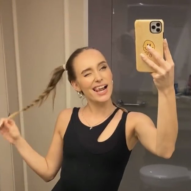 she’s so adorable 💛!