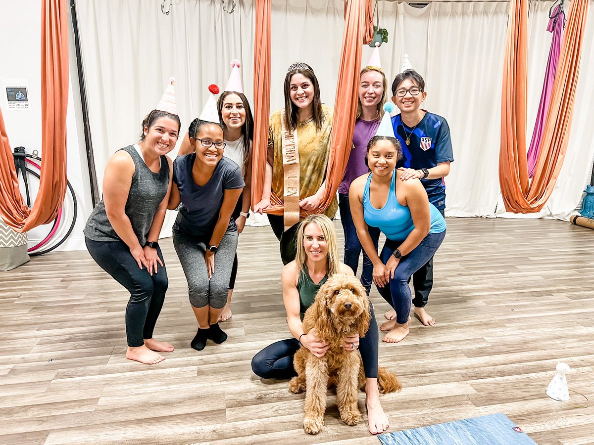 CrollSlp's tweet photo. Hanging with my @SeminoleTrails fam. 🧘🏻‍♀️ https://t.co/Uqati0K9IN