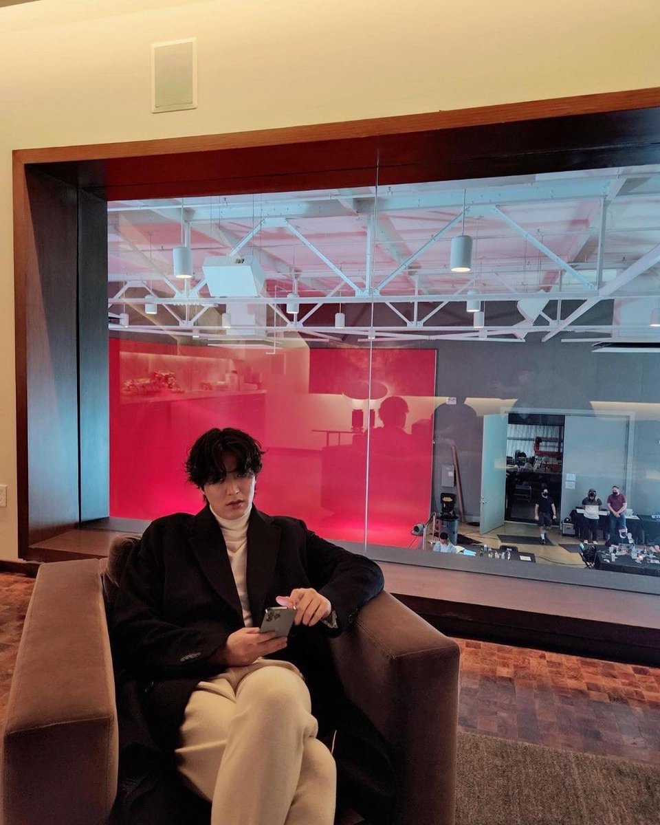 royalcourtlady's tweet photo. Ommoyah uri King looks so divinely handsome here! 😍

#LeeMinHo 

🔗 https://t.co/lMFlIgkdvZ https://t.co/kErnRRIEio