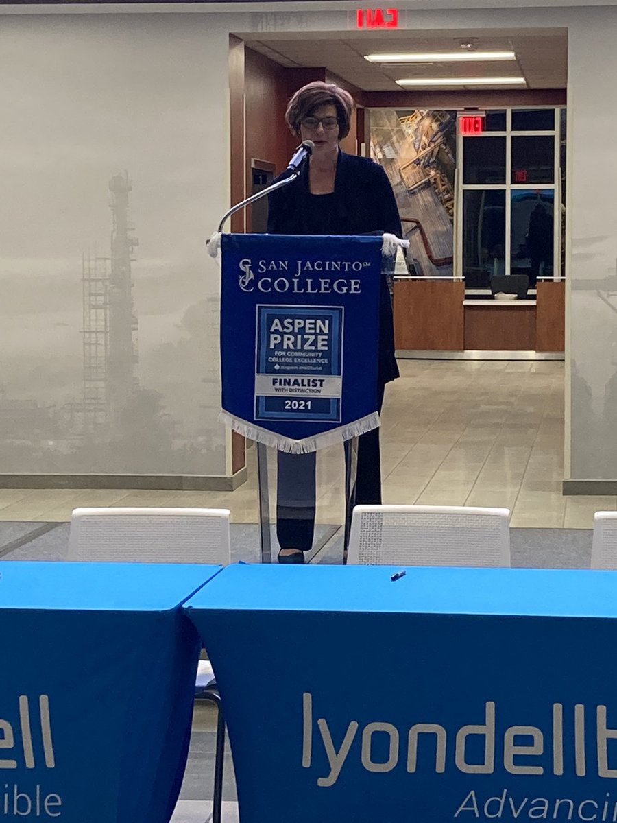 tbirde's tweet photo. Tonight, @LyondellBasell hired 10 @SanJacCollege students to work at four area plants! I’m addition, Chancellor @hellyer_brenda announced 30 new scholarship recipients! #WhatANight https://t.co/rmiSamB8xy