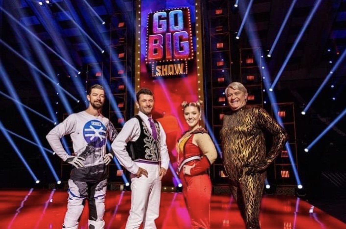 DareDaughter's tweet photo. It’s all on the line TONIGHT in the @GoBigShowTBS finale! Tune in to @TBSNetwork at 9/8c to see me attempt an all new stunt! 🔥😬 #GoBigShow #DareDaughter https://t.co/k42qsHjOeX