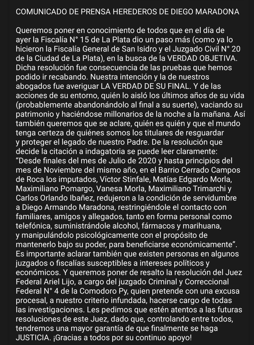 SiempreAlDiego's tweet image. Siempre con @dalmaradona, @gianmaradona y Claudia.

Nunca con #Morla, #Stinfale y toda esa mafia.