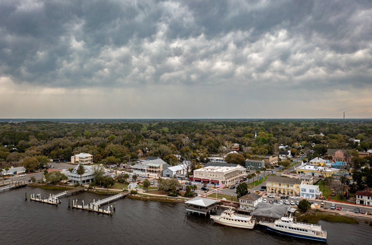 jmojax08's tweet photo. Massive rainstorm that just missed St. Mary's GA on Wednesday. @ActionNewsJax 
#dronephotography https://t.co/6zBhqMOV0u