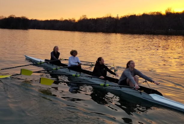 pennchartercrew's tweet photo. So wonderful being back on the water with PC Crew! Our novices are learning fast from help from the JV/V rowers this week. https://t.co/TDhwaSwwFG