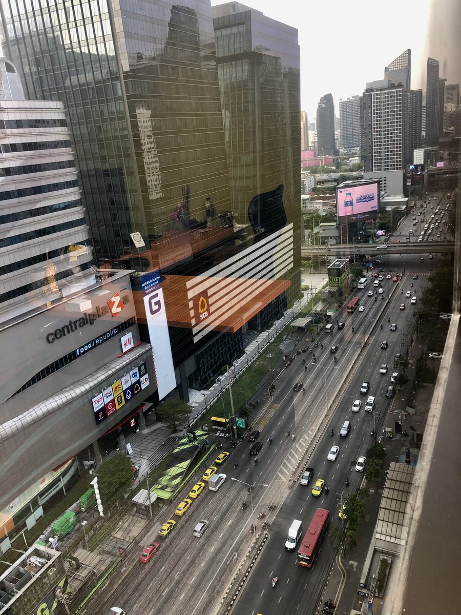 9neng's tweet photo. 7:54 หน้าตึกฟอร์จูน @js100radio @fm91trafficpro https://t.co/CAnBthEgSU
