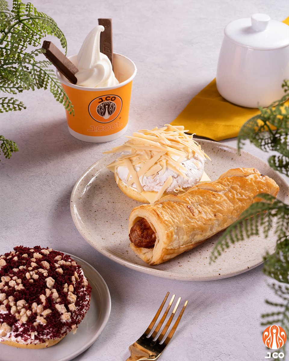 JcoPHtweets's tweet photo. Looks like a perfect end for the work week! But first, start your Friday with a perfect spread of savory, sweet, and chill. ;)
Tag your bestie for a well-deserved breather and treat!
#SavorDeliciousMoments
#JCOPastry #JClubSandwich
#ILoveJCOOL https://t.co/z3P1RUdpGO