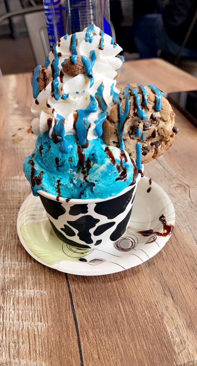 rivette3's tweet photo. This was so good… I can’t eat any sweets for at least a week. #cookiemonster https://t.co/0G7oJ5Noha