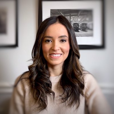 Uro_Stream's tweet photo. #UroStream101 Resident Mentorship Award Finalists have been announced🎉
We commend them for inspiring and guiding the future of urology 👏
Guest judges this year: @BCH_Urology and @UCSFUrology all-star fellows @AndyBalthazar and Natalia Leva
Winner announced next week! 🏆 https://t.co/TLRvH6IJD6