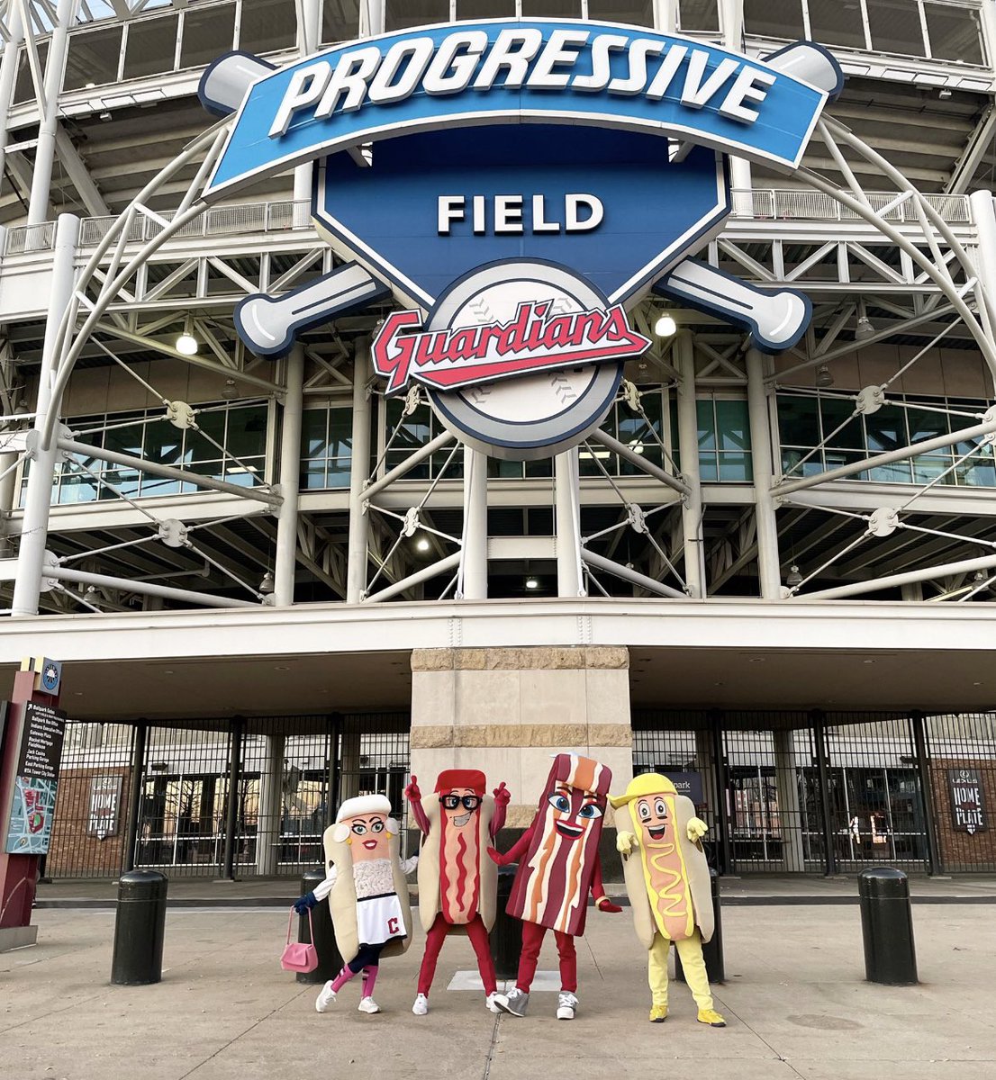 CleHotDogs's tweet photo. ❤️💙💛 https://t.co/XM2NtEVuLc