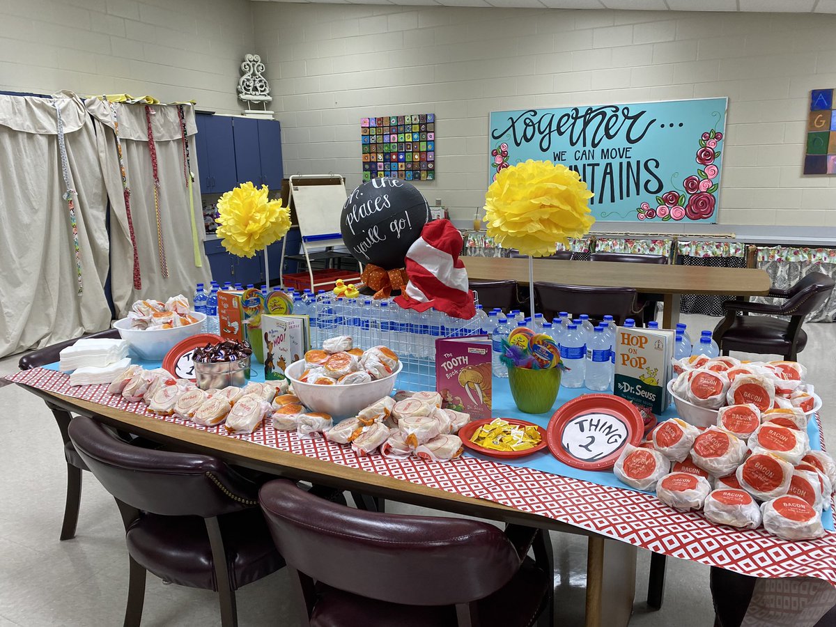 LeahEpperson's tweet photo. Kicking off Read Across America with breakfast for our staff and guest readers!!!#Read #HCSSLI @angelarich2016 @DrAmyJones https://t.co/uk0WRbKSu0