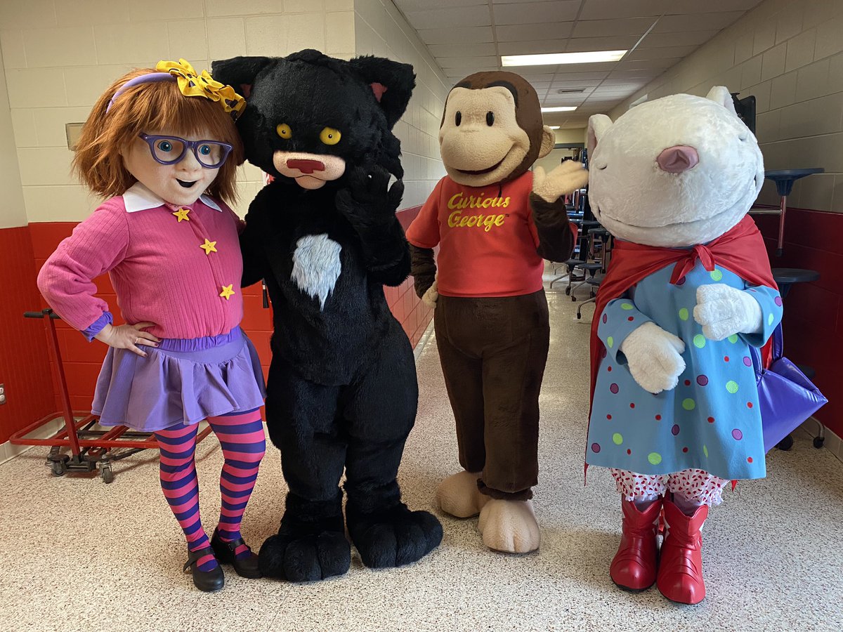 LeahEpperson's tweet photo. Kicking off Read Across America with breakfast for our staff and guest readers!!!#Read #HCSSLI @angelarich2016 @DrAmyJones https://t.co/uk0WRbKSu0