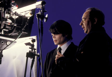 SASMOVIESTUDIO's tweet image. On June 20th, 2001, #SASStudios helped with the production of Men in Black 2!😎

Working on set with Will Smith and Tommy Lee Jones is something we will cherish forever because they are some of Hollywood&apos;s most iconic actors🙌Seeing Michael Jackson and Jay Z on set was amazing :)