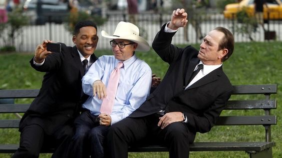 SASMOVIESTUDIO's tweet image. On June 20th, 2001, #SASStudios helped with the production of Men in Black 2!😎

Working on set with Will Smith and Tommy Lee Jones is something we will cherish forever because they are some of Hollywood&apos;s most iconic actors🙌Seeing Michael Jackson and Jay Z on set was amazing :)