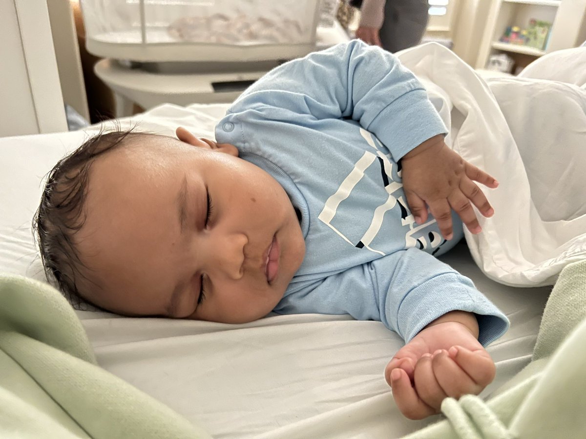 SWIMB3RL33_'s tweet photo. I can’t believe my baby boy is already 3 months. He brings so much love and light into my life. He makes me see how grateful I am for this life. https://t.co/wa8frUOykb