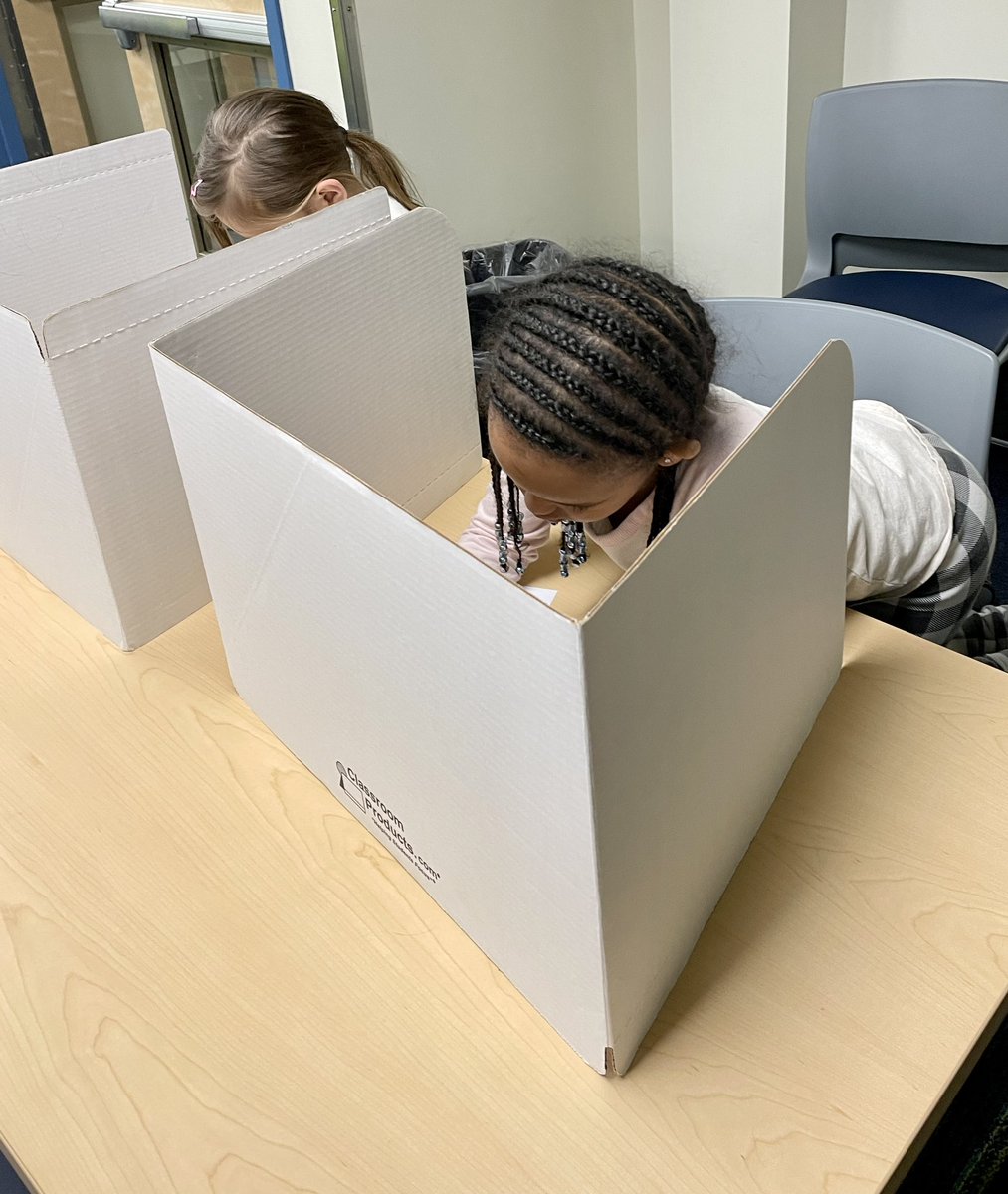 24SevenReader's tweet photo. Kindergarten and first graders going to the voting booth.  Which picture book will win the MN Start of the North award? https://t.co/GZWZQkeszc