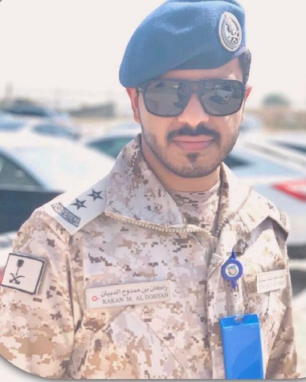 نُبارك للملازم أول مهندس/ راكان بن ممدوح بن دبيان بن غادن 
بمناسبة ترقيته لرتبة نقيب .
نسأل الله أن تكون عونا له لخدمة دينه ثم مليكه ووطنه وعقبال الرتب العليا بإذن الله تعالى