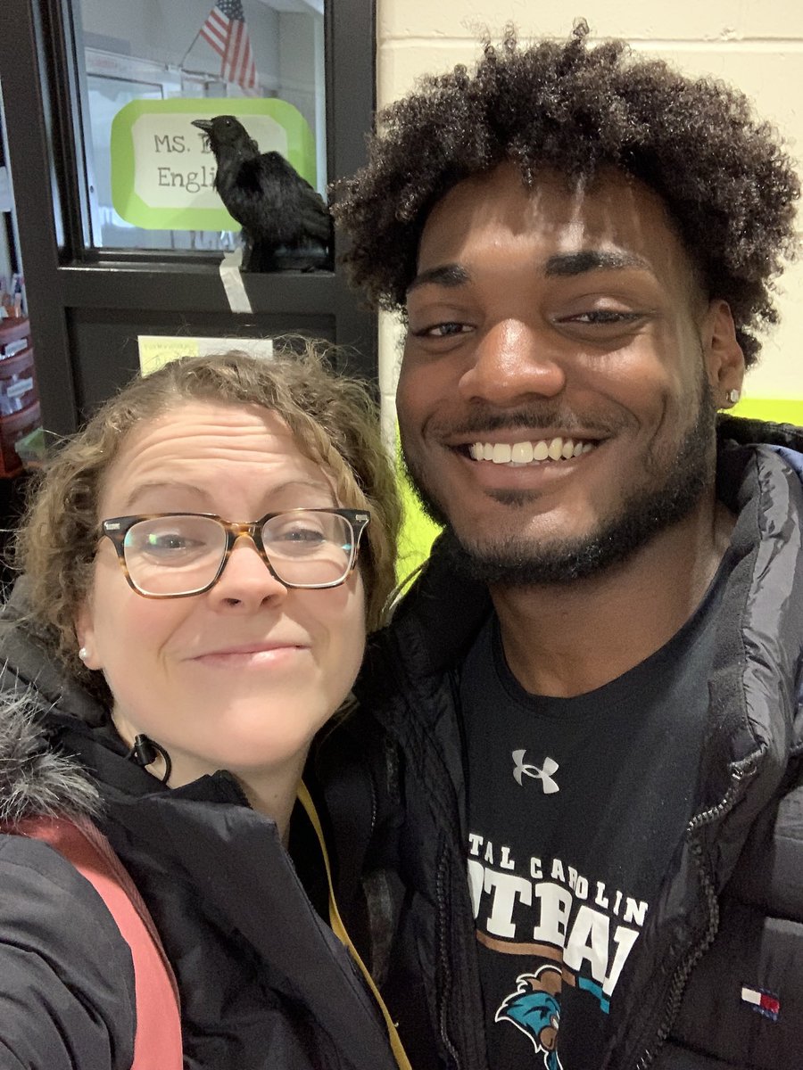 MissDunnELA's tweet photo. I love visitors on Spring break!!!!!! So proud of this guy. Made my week @josaiah_stewart #ehsalumni #whyareyousogrown https://t.co/FA9NUKk2wC