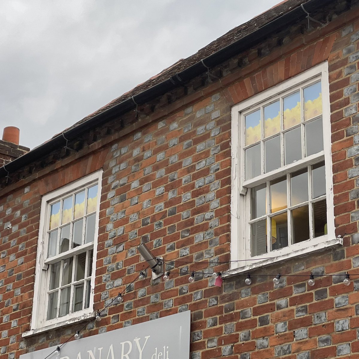 Our thoughts are clearly with everyone in Ukraine, but especially the British Schools in Kyiv and Dnipro with whom we work. The daffodils and blue sky in the windows of Learniture Towers remain a reminder of our thoughts and prayers for the students and teachers there. 🇺🇦