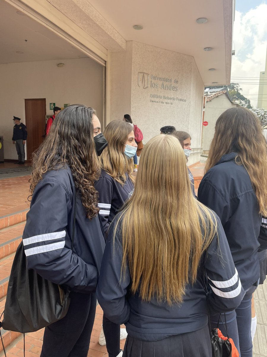 Juniors and Seniors visiting <a href="/Uniandes/">Uniandes</a> with <a href="/CNG_counsel/">College & Career Counselling | CNG</a> on a beautiful day in Bogota. #CNGHighSchool #CNGCollegeCounseling
