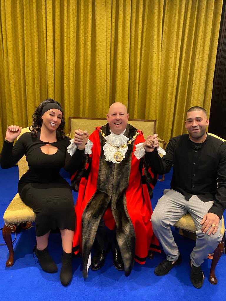 rupinder_hardy's tweet photo. @OurPowerHub_ @DJISLA #BobbyRoss were recognised by the Mayor for outstanding service to the borough.
Since the tragic #Grenfell Tower Fire, #OPH have supported residents & this award honours the BSRs & the community. It is their strength that drives us everyday. πβ€οΈπ
@RBKC https://t.co/fz36VZBxMP