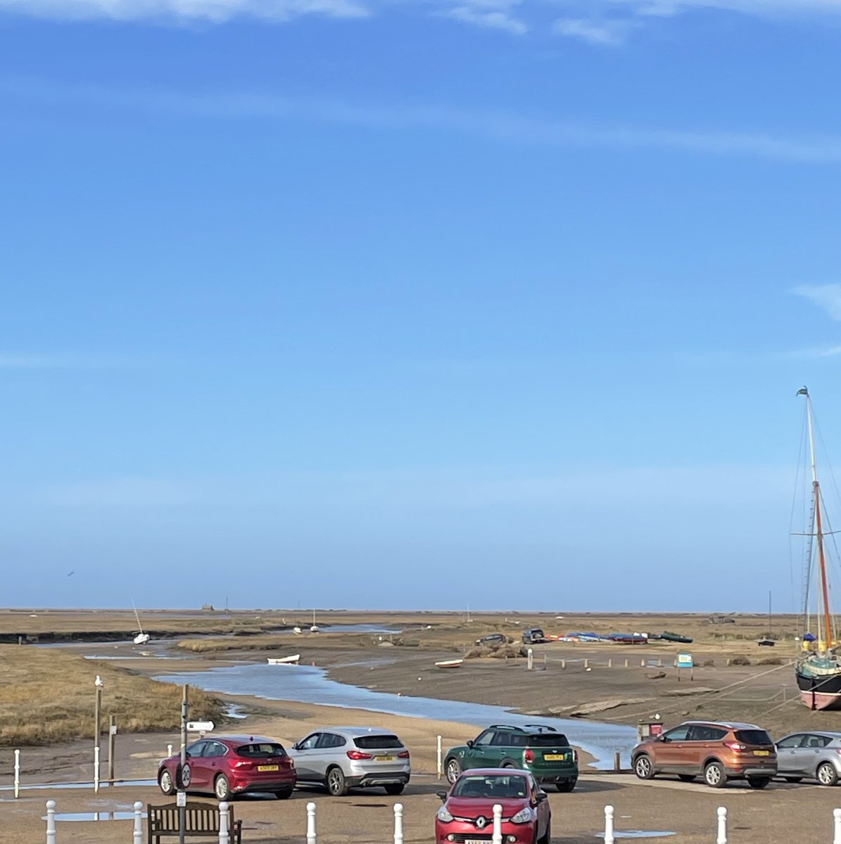 Stunning day today, perfect for a walk in #blakeney #bigblueskies #northnorfolkcoast