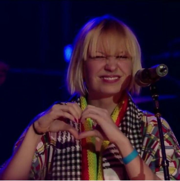 MilieSachiko's tweet photo. Thank you ❤️ @Sia @amywinehouse https://t.co/zcv2KiVsYt