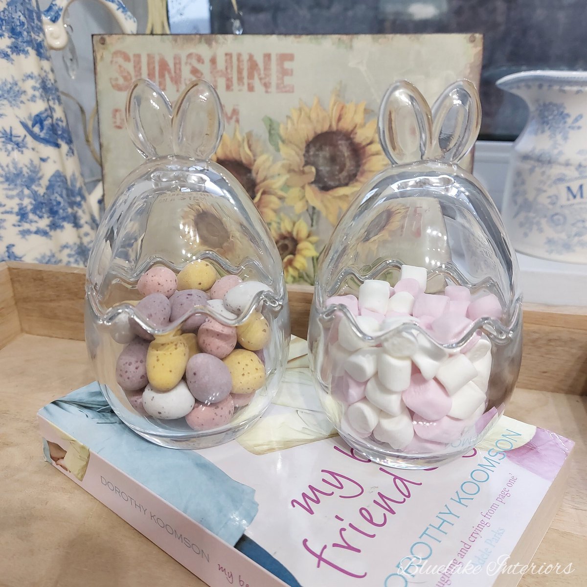 bluelakegifts's tweet photo. Set of two medium egg shaped glass bunny ears storage jars.
Fill with mini eggs and sweets for Easter.
Use for sugar, marshmallows, coffee or as a pretty bathroom jar for bath salts.
https://t.co/UeqyZIR5oc
#bunnyears #bunny #Sweetstorage #easter #giftshop @smallbizshoutUK https://t.co/tk6OJyBjZV
