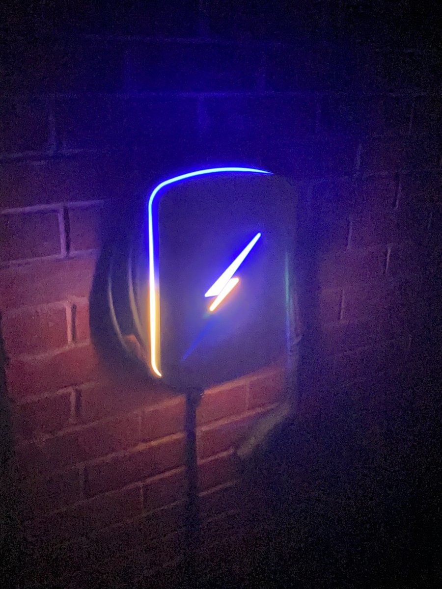 RichLisaEvans's tweet photo. Loving the new @hypervolt update! 🇺🇦🇺🇦 https://t.co/ZlzZSmMFRm