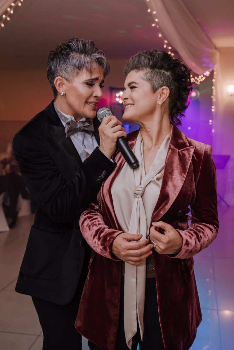 MARCORVA's tweet photo. Amar
Amarse
Libres 
Sin control
Únicas 
Valientes y fuertes 
¡Así nos amamos! 🏳️‍🌈🏳️‍🌈🏳️‍🌈🏳️‍🌈
#gaygirls https://t.co/iSql9NA7yN