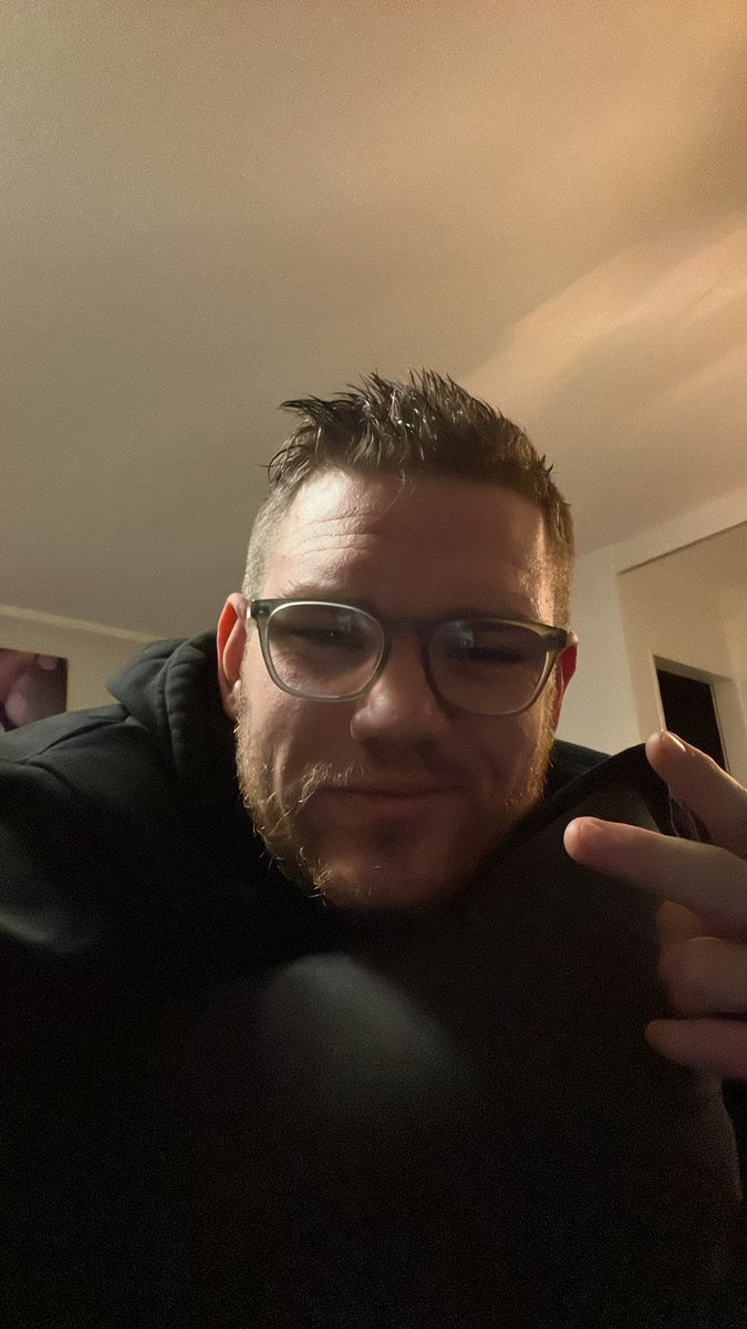 TheCube180's tweet photo. #dartzn ich schau natürlich auch Darts 
Grüße an @ElmarPaulke und @maximiser180 https://t.co/y60WtS3Yg7