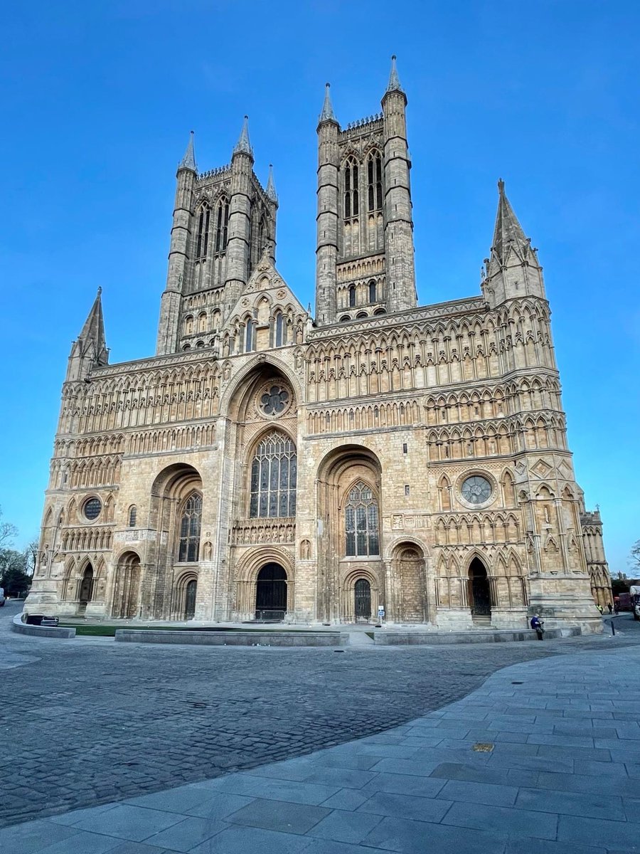 jamie_wallis's tweet photo. This is the first look I’ve had of Lincoln Cathedral (my home city) fully free from scaffolding, it has been covered nearly 40 years. Isn’t she beautiful! @thelincolnite @LincsCathedral https://t.co/0E9gnFFn3o