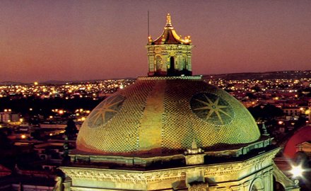 De acuerdo con <a href="/bookingcom/">Booking.com</a> es #Puebla la ciudad más acogedora de #México urbeconomica.com.mx/sectores-econo…