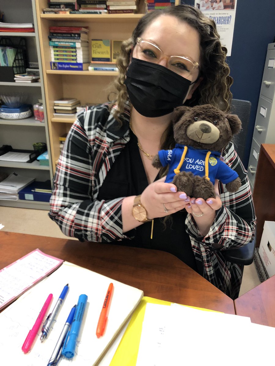 Grateful for #FacilitiesManagement and <a href="/BresciaWriting/">Brescia Faculty Association Writing Centre</a> <a href="/MagdalenaKubow/">Dr. Magdalena Kubow</a> @BresciaUC — two of many areas working together to support our community and students!  

It takes a community 💕 Thanks for always having our back!

#BearHugsFromBrescia