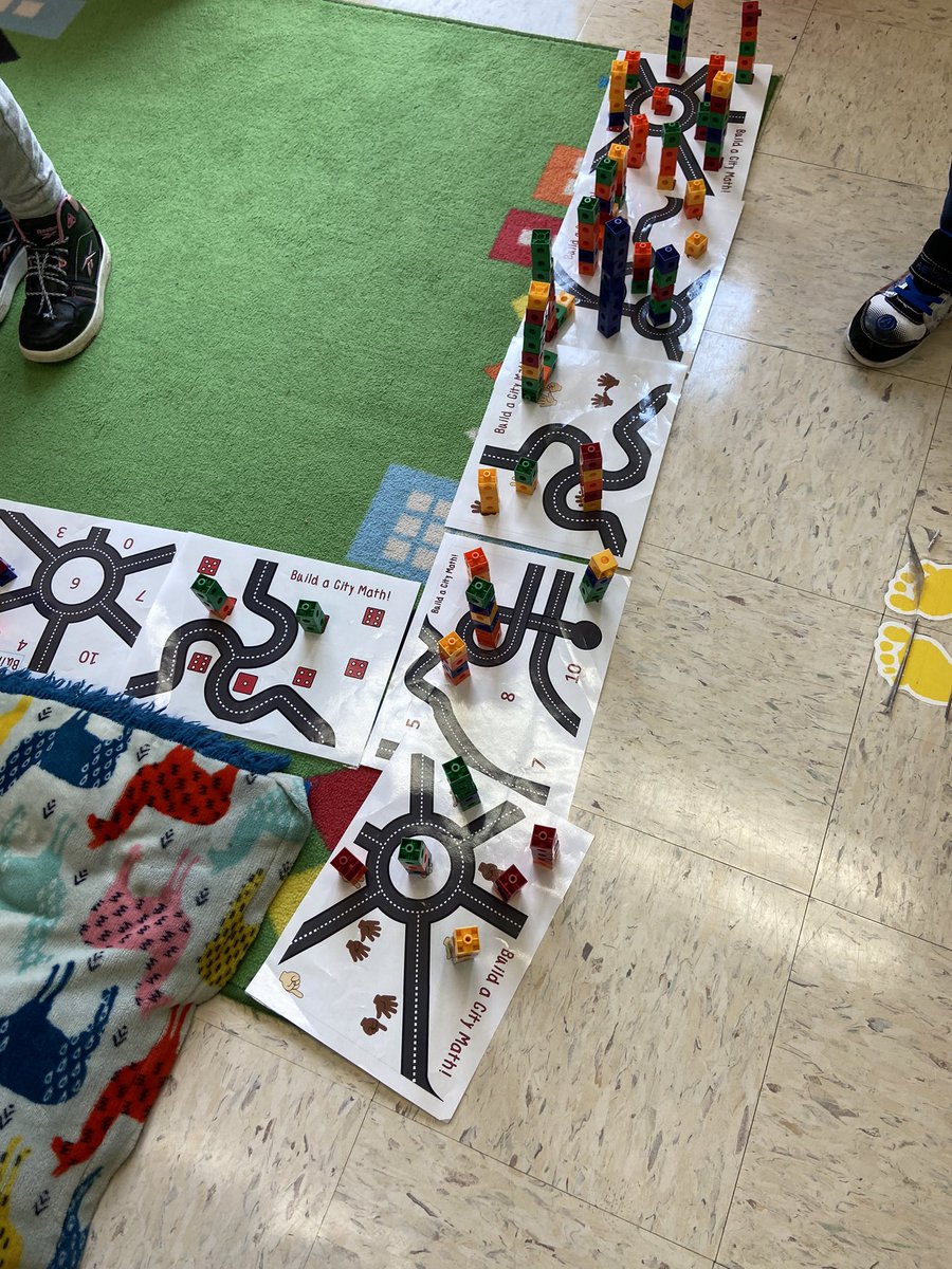 LowesIslandElem's tweet photo. Math workshop was in action today in kindergarten! #spottedatLOW #mathworkshop @MissLuciB @MrsForeman_LOW https://t.co/nrb6OREJk3