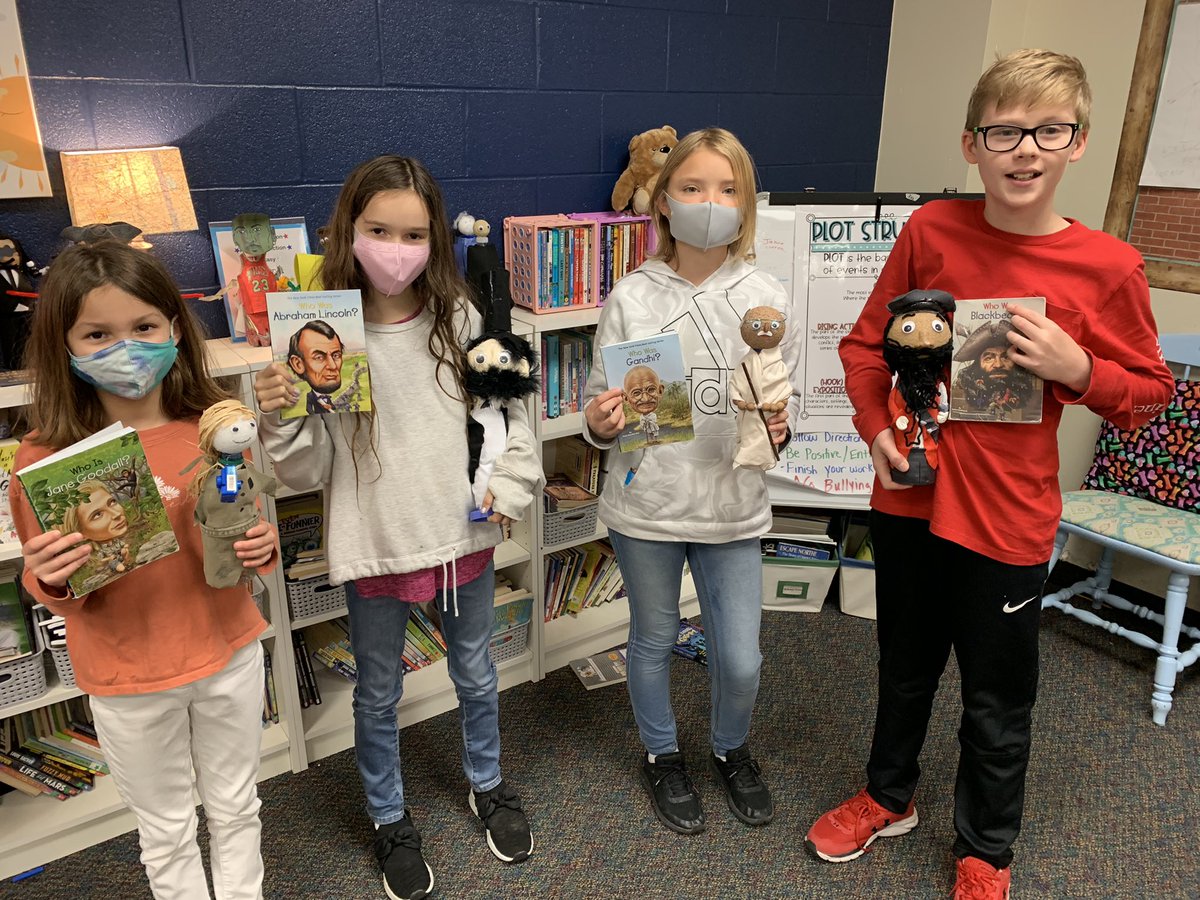 robynwhite09's tweet photo. Biography project in the books! @DeretchinCISD https://t.co/551vp1N2P7