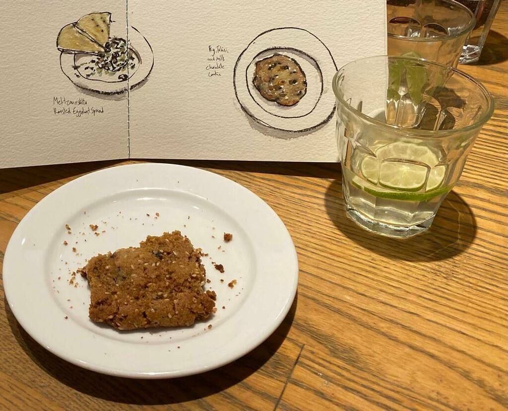 ambersausen's tweet photo. Honey! UMN Bee Lab visits Cooks of Crocus Hill. Last night I spent a fun evening with @annapravinata learning about pollination’s role in food from Marla, Dan and Bridget of the @umnbeelab while Chef Lorelei demonstrated four delicious recipes. Support a… https://t.co/Ck7zI31753 https://t.co/L6IIc7bLqE