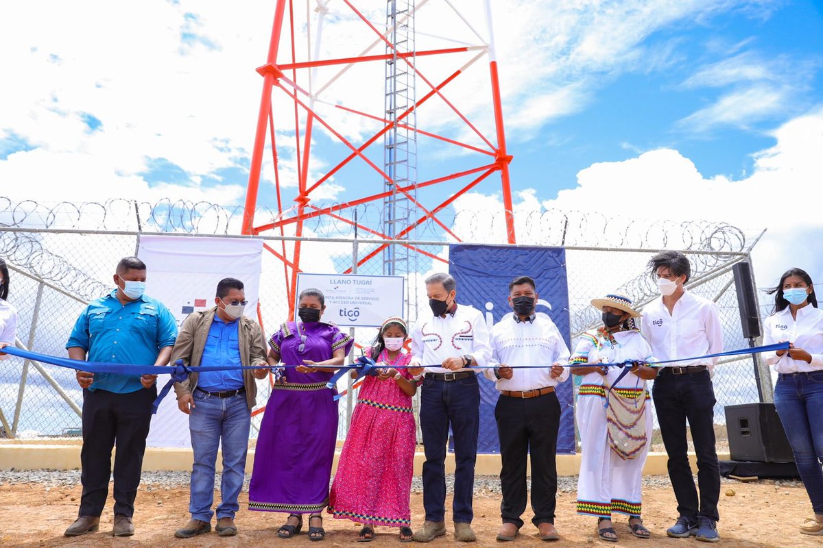 NitoCortizo's tweet photo. 📍Regresamos a Llano Tugrí, para cumplir nuestro compromiso de iniciar la integración de sus habitantes a la tecnología digital. Inauguramos la primera red móvil celular en la Comarca Ngäbe Buglé, que facilitará el acceso a Internet a las presentes y futuras generaciones. 🇵🇦 https://t.co/2IQeYeciwC