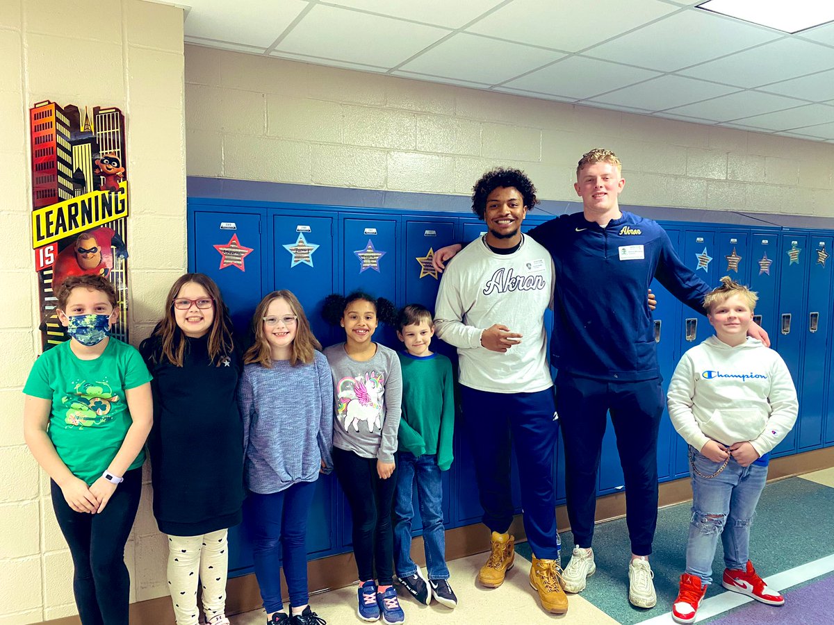 Great time giving back to the community today 💯👍 <a href="/ZipsFB/">Akron Football</a>