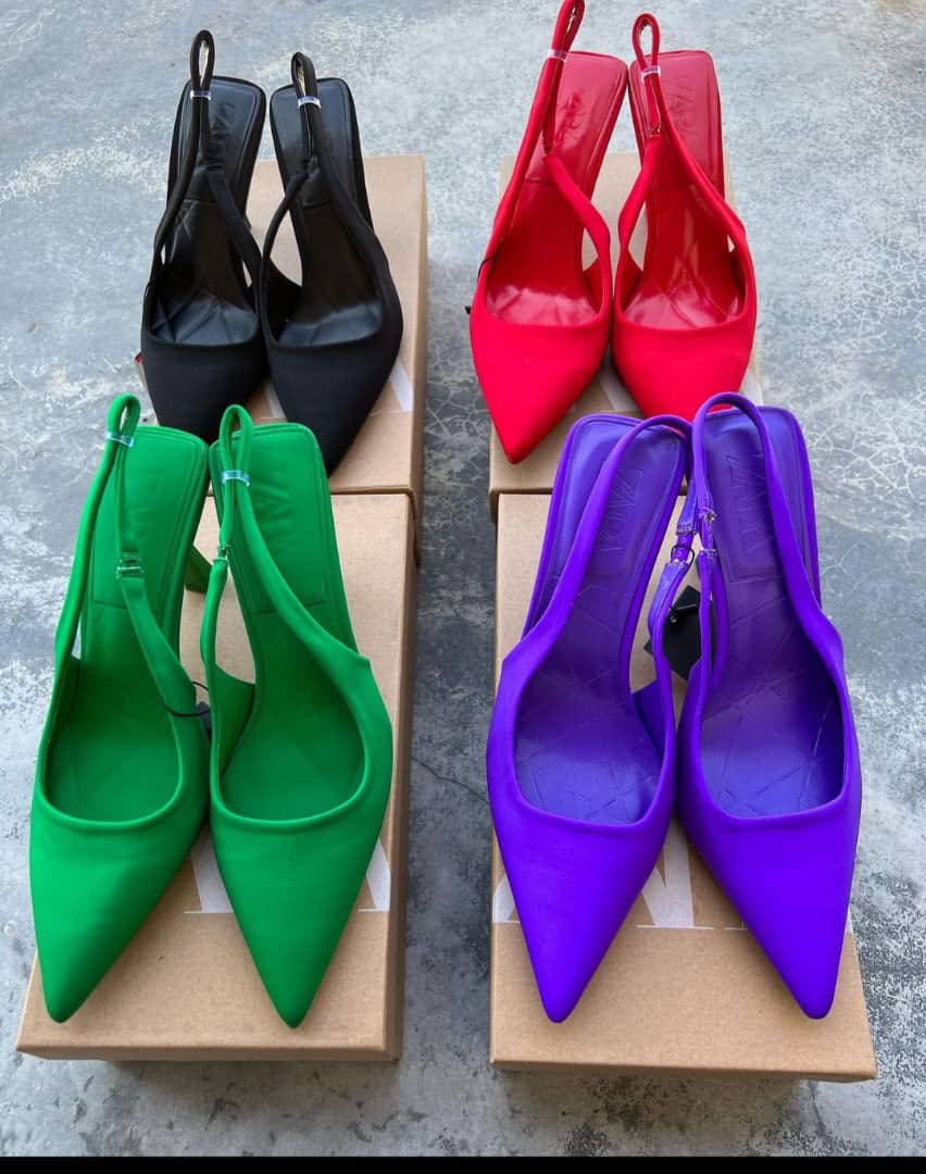 Terinacarthy's tweet photo. Please support my business for all classy heels, sneakers, flats and bags🙏🙏For any inquiries please inbox😊🔝 https://t.co/3DVVxXFHjo
