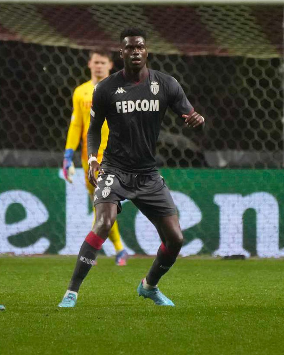 AS_Monaco's tweet photo. 64'⏱

Nos Rouge et Blanc poussent et tentent de faire sauter le verrou adverse 🔓

#UEL | #SCBASM ‣ 𝟭-𝟬 https://t.co/p7aTUZ3RUT