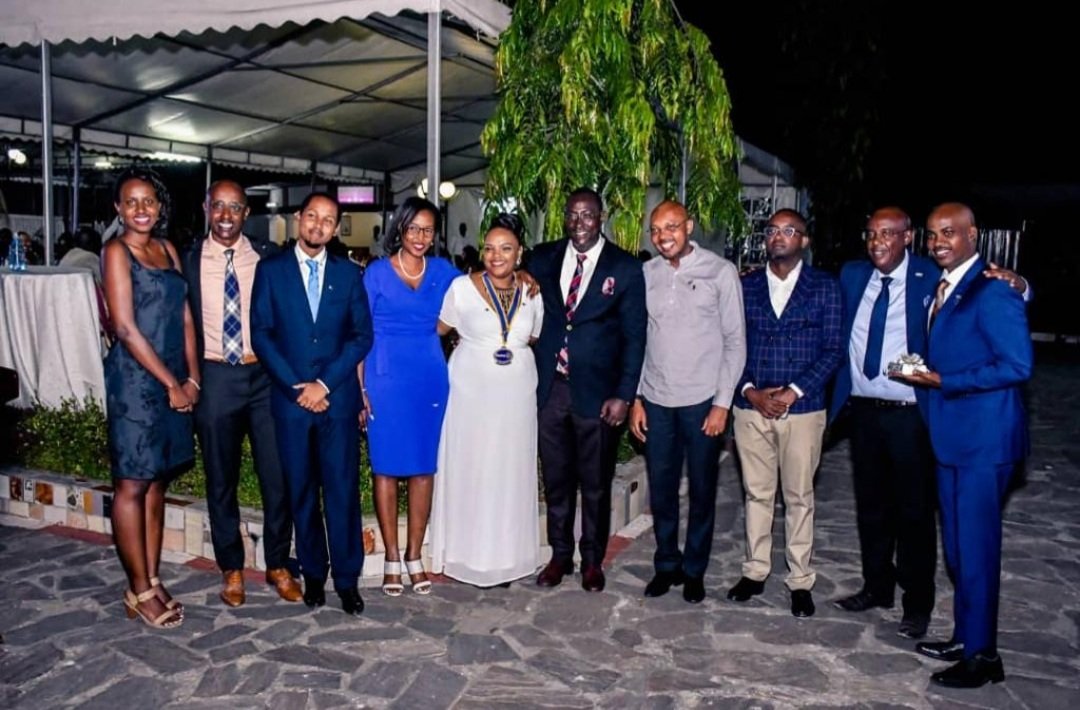 ClubInyange's tweet photo. Un grand évènement à marquer notre club. Le 2 Juilet 2021 , passation de collier entre le président sortant Ami IPP Alain GAHAMA et la présidente entrat Amie Cynthia KIMANA et son comité.
.
.
.
#RCBI https://t.co/5QsuJhUr0I